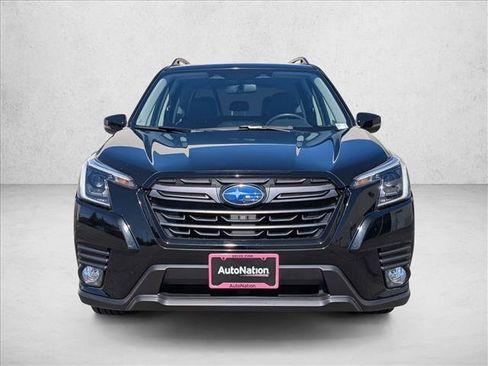 Certified 2022 Subaru Forester Limited AWD/4WD image 2