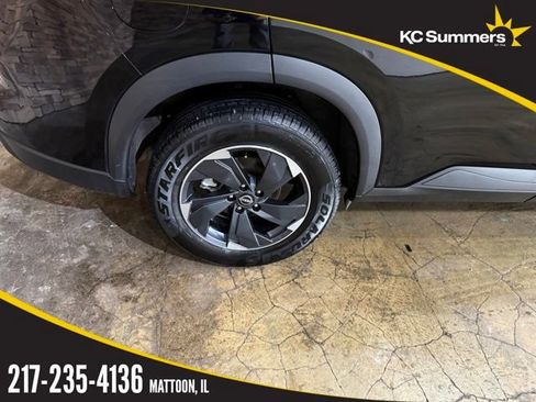 Used 2025 Nissan Rogue SV image 5