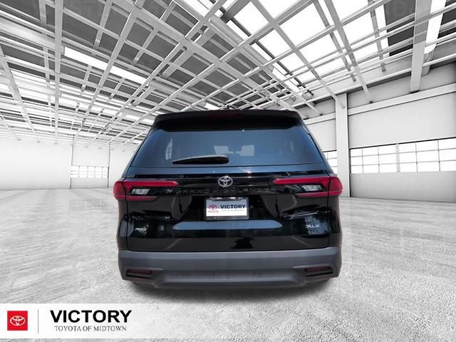 Used 2024 Toyota Grand Highlander AWD image 4