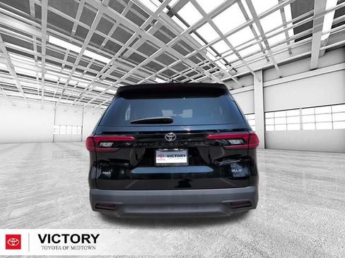 Used 2024 Toyota Grand Highlander AWD image 4