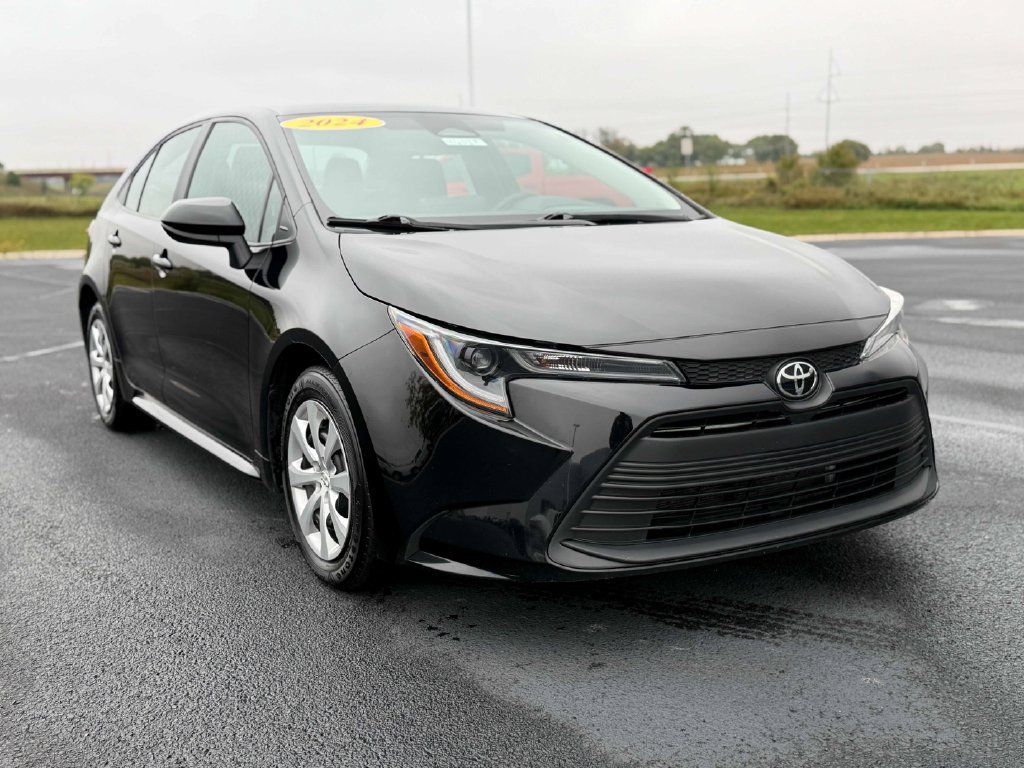 Used 2024 Toyota Corolla LE FWD image 5