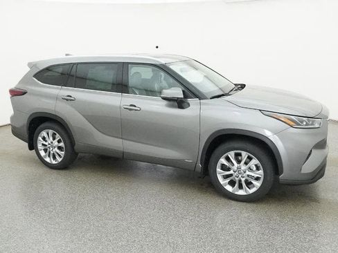 New 2026 Toyota Highlander Limited image 12