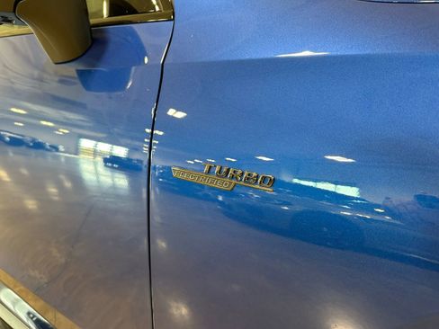 Used 2025 Mercedes-Benz GLC 43 AMG 4MATIC image 46