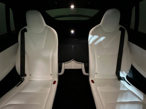 Used 2021 Tesla Model X Performance image 25