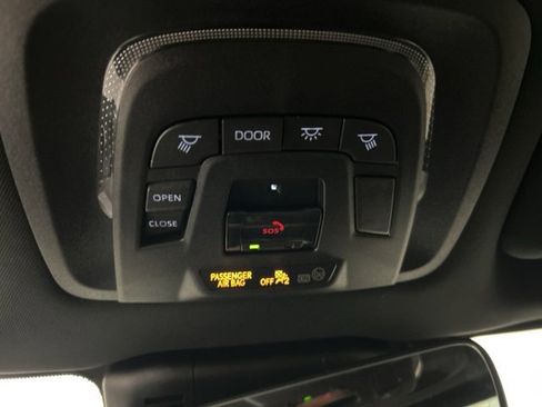 Used 2023 Toyota Crown Limited image 22