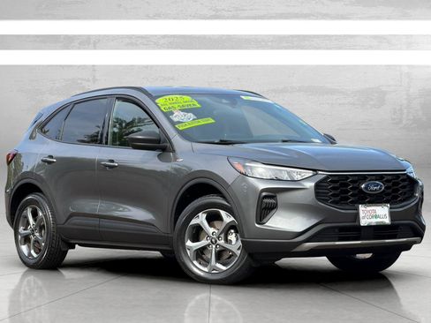 Used 2025 Ford Escape ST-Line AWD/4WD image 2