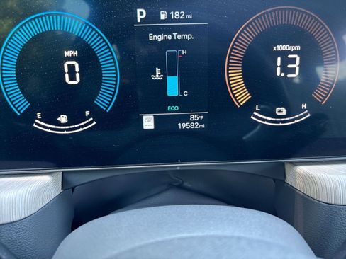 Used 2025 Hyundai Sonata SEL FWD image 40