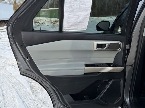 Certified 2022 Ford Explorer XLT w/ Equipment Group 202A image 11