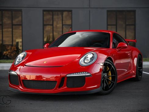 Used 2015 Porsche 911 GT3 RWD image 2