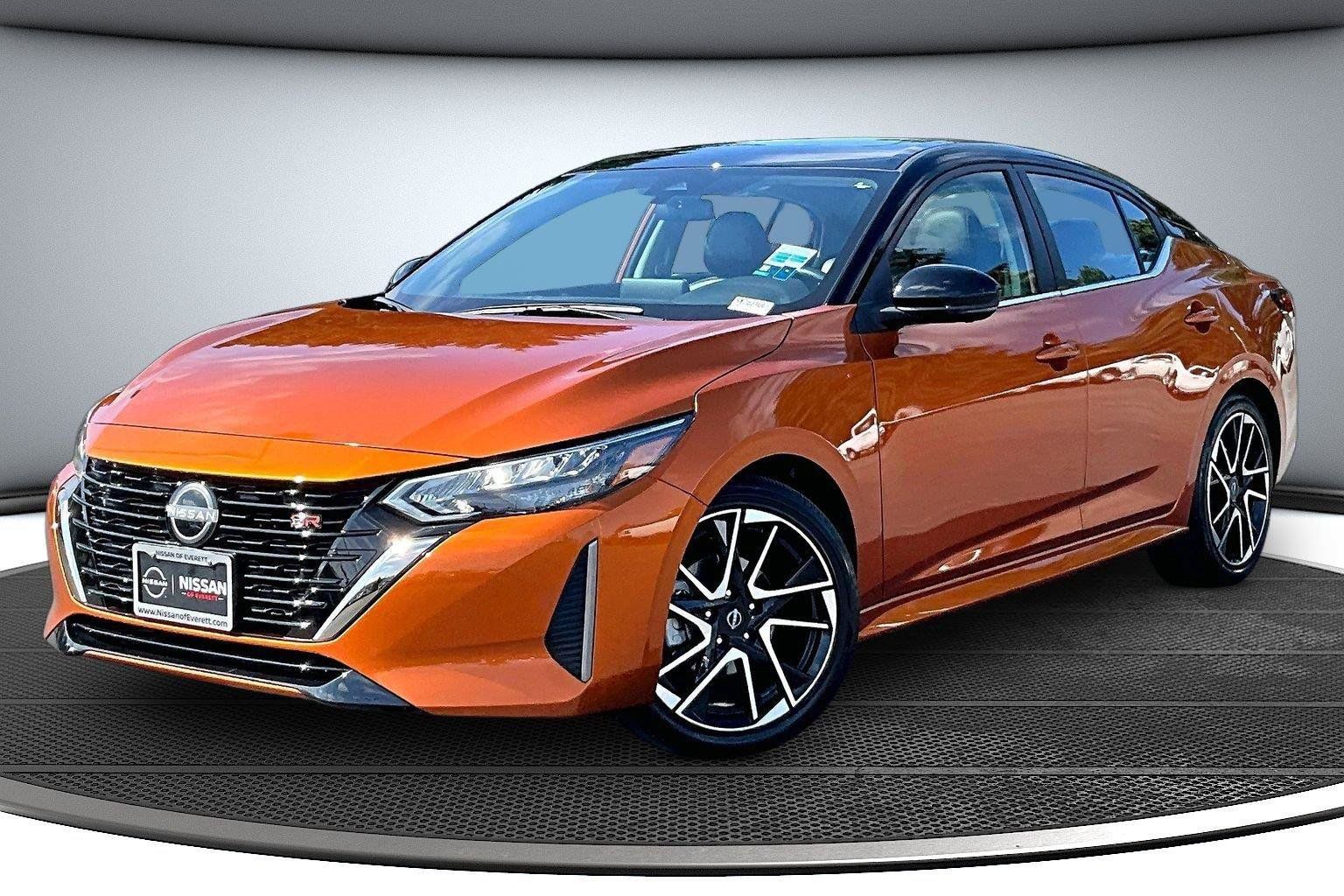 Used 2025 Nissan Sentra SR w/ SR Premium Package FWD image 4