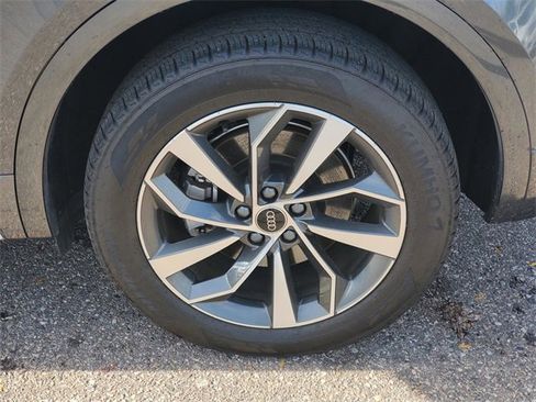 Used 2023 Audi Q5 2.0T Premium Plus w/ Premium Plus Package image 7