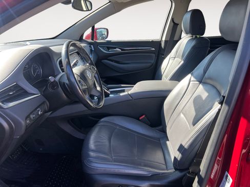 Used 2018 Buick Enclave Essence image 9