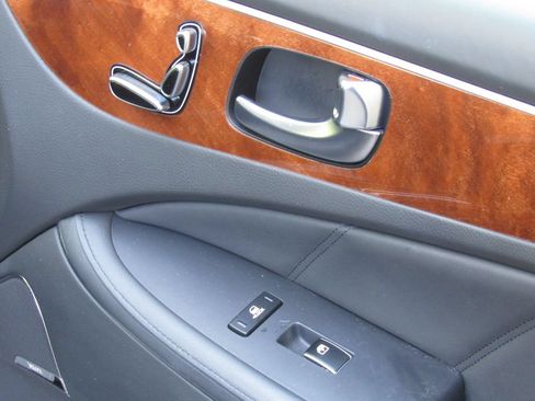 Used 2014 Hyundai Equus Signature RWD image 22