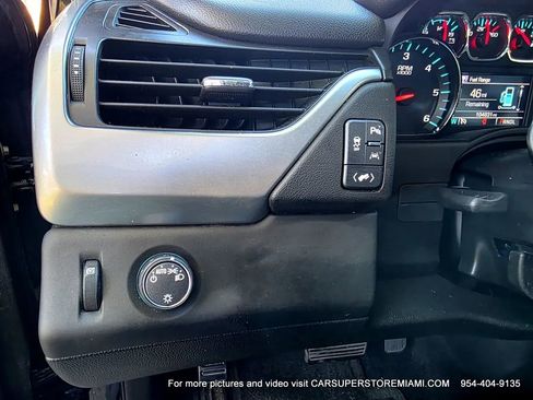 Used 2018 Chevrolet Suburban LT image 32