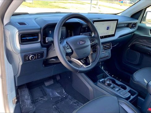 Used 2025 Ford Maverick Lobo AWD/4WD image 13