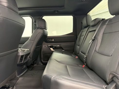 Used 2025 Toyota Tundra Limited AWD/4WD image 43