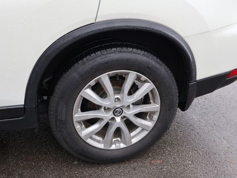 Used 2020 Nissan Rogue SV image 44