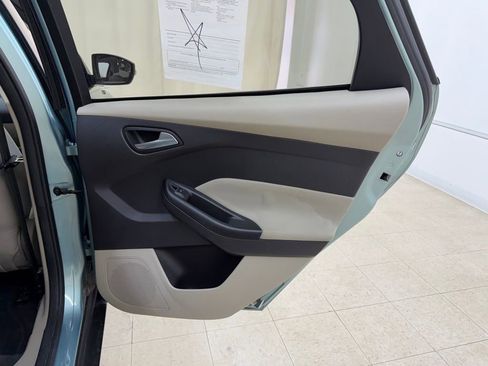 Used 2012 Ford Focus SEL FWD image 13