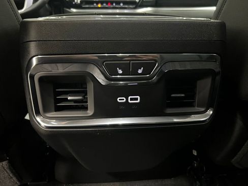 New 2026 GMC Sierra 1500 SLT w/ SLT Convenience Package image 33