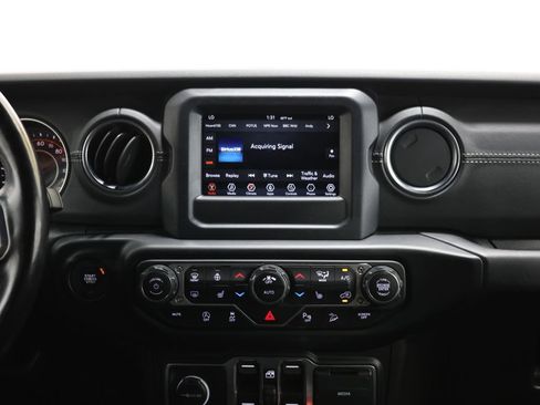 Used 2020 Jeep Wrangler Unlimited Sahara w/ LED Lighting Group AWD/4WD image 19