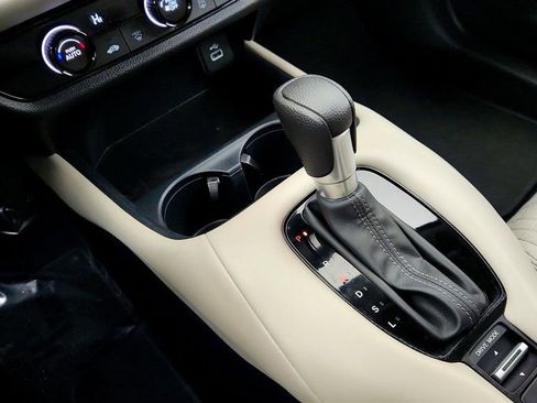 Used 2025 Honda HR-V LX image 16