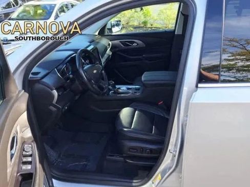 Used 2018 Chevrolet Traverse LT image 9