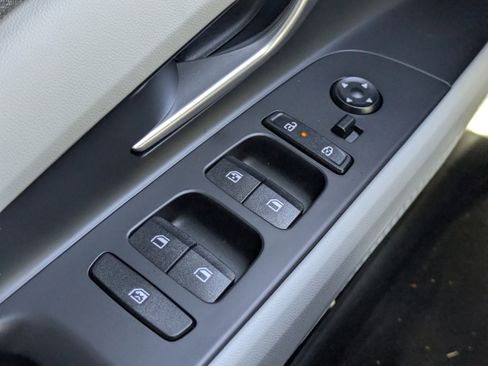 New 2026 Hyundai Elantra Limited FWD image 25