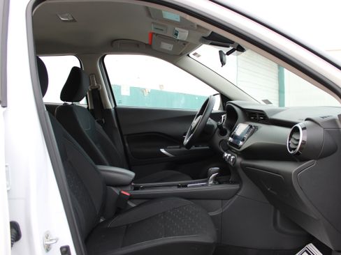 Certified 2024 Nissan Kicks SV image 13
