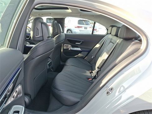New 2026 Mercedes-Benz E 350 4MATIC Sedan image 8