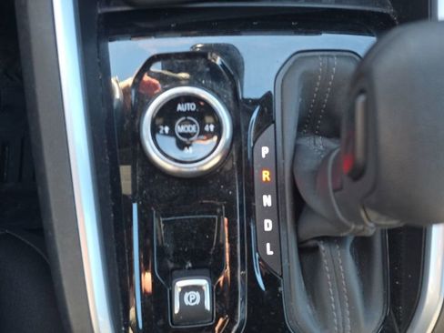 Used 2024 Chevrolet Colorado Trail Boss image 16