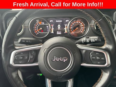 Used 2022 Jeep Wrangler Unlimited Sahara AWD/4WD image 5