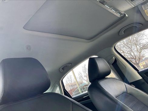 Used 2015 Volkswagen Passat TDI SEL Premium image 29