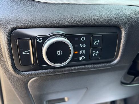 Used 2023 Ford Explorer XLT w/ Equipment Group 202A image 16