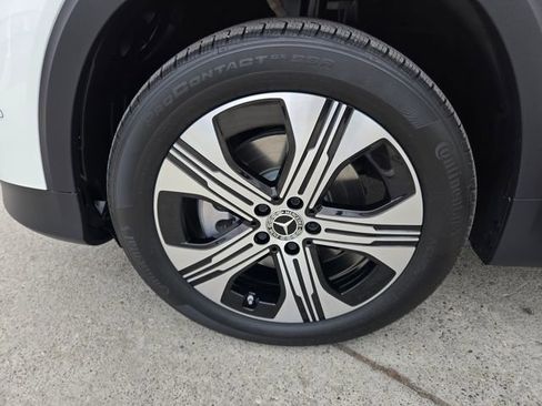 Used 2024 Mercedes-Benz EQB 300 4MATIC image 7