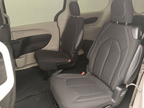 Used 2024 Chrysler Voyager LX FWD image 18