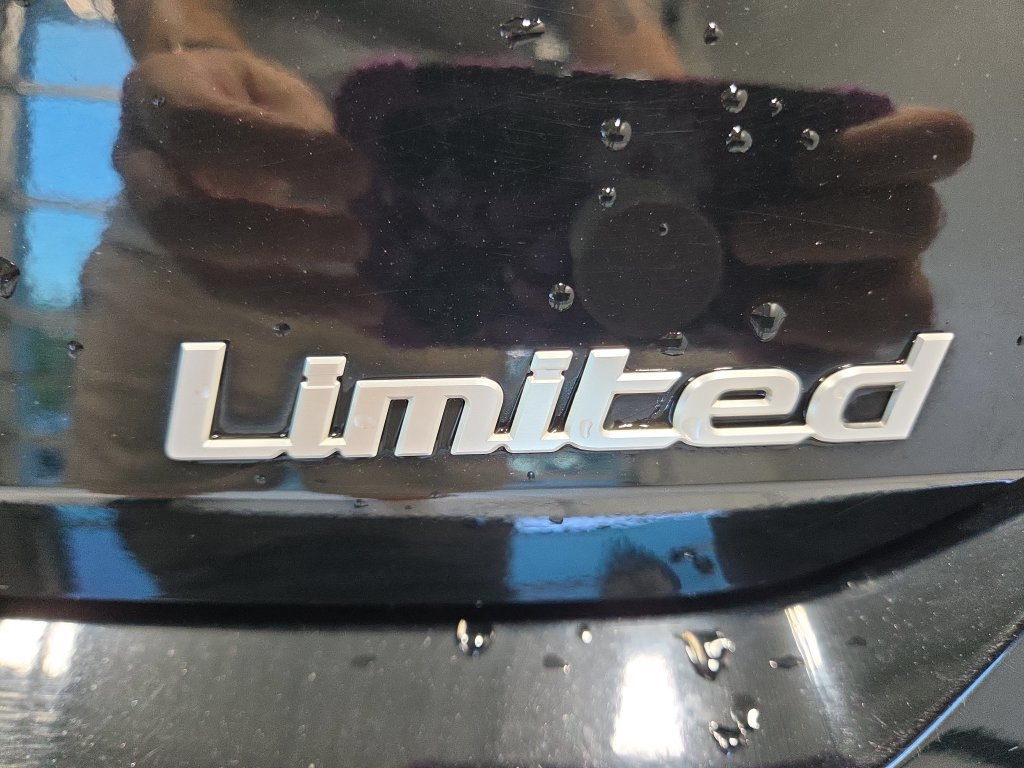 Used 2024 Hyundai Elantra Limited FWD image 13