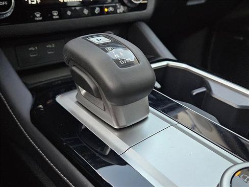 Used 2026 Mitsubishi Outlander SE FWD image 14