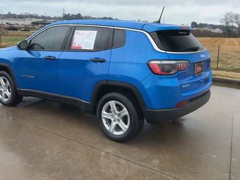 Used 2023 Jeep Compass Sport image 7
