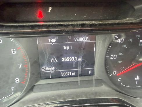 Used 2024 Chevrolet Trax LS w/ LS Convenience Package FWD image 11