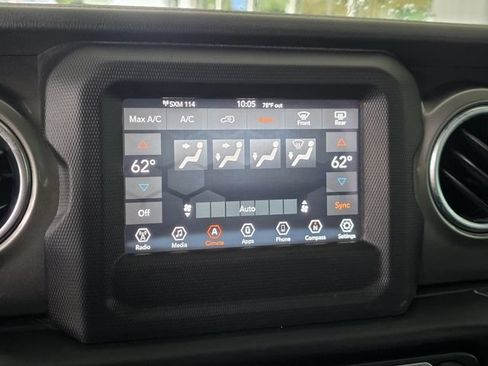 Used 2019 Jeep Wrangler Unlimited Sahara w/ Safety Group AWD/4WD image 14