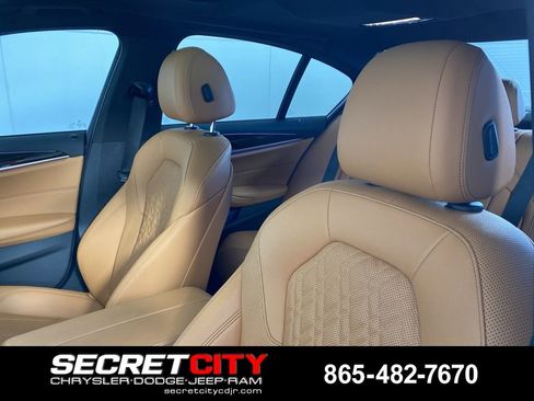 Used 2022 BMW 530i xDrive w/ Convenience Package AWD/4WD image 10