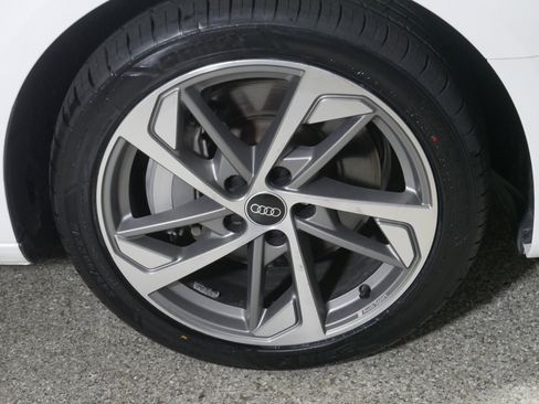 Used 2021 Audi A4 2.0T Premium Plus w/ Premium Plus Package image 15