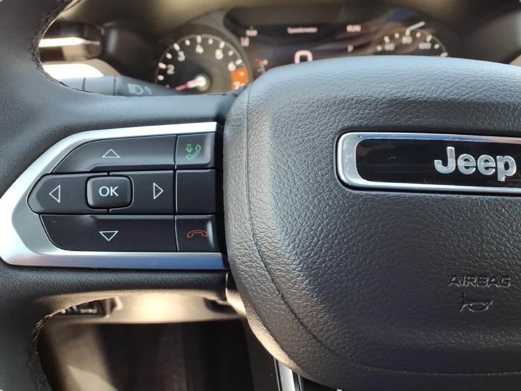 Used 2025 Jeep Compass Limited AWD/4WD image 18