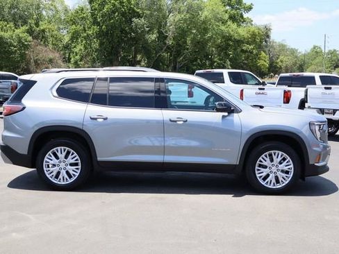 Used 2026 GMC Acadia Elevation w/ Elevation Premium Package FWD image 3
