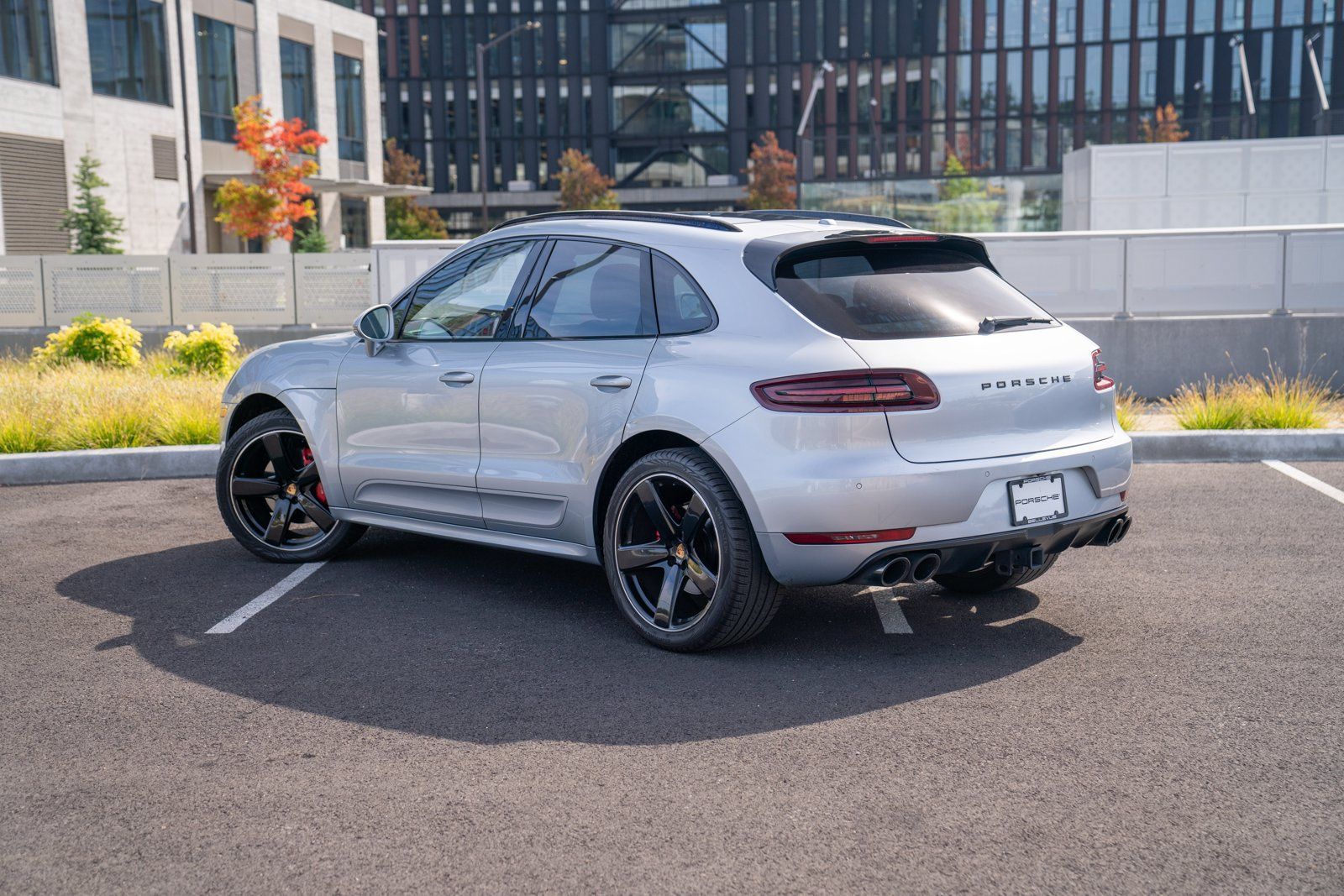 Certified 2017 Porsche Macan GTS AWD/4WD image 3