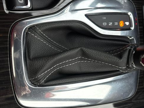 Used 2019 Buick Regal Avenir w/ Driver Confidence Package II image 13