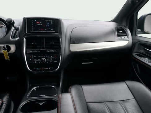 Used 2019 Dodge Grand Caravan GT image 21