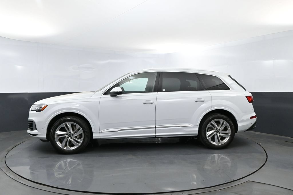 Used 2022 Audi Q7 3.0T Premium Plus w/ Premium Plus Package AWD/4WD image 25