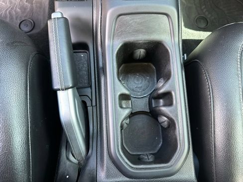 Used 2021 Jeep Wrangler Unlimited Sahara AWD/4WD image 25