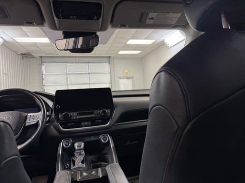 Used 2024 Toyota Grand Highlander XLE image 21